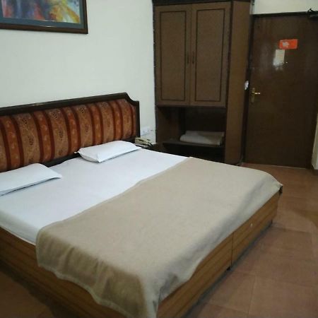 Hotel Ganges Rivera Haridwār Exteriör bild